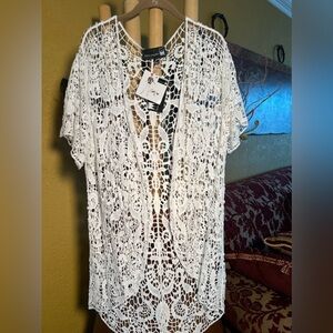 Antthony Fashion brand from HSN. White croché top new with tag, size M/L.